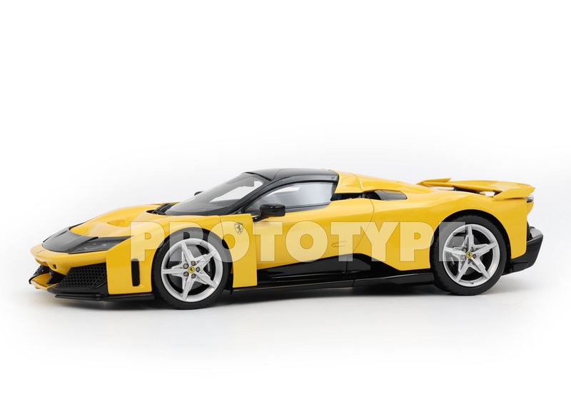1:18 BBR - Ferrari F80 Giallo Modena - silver wheels 1:18 BBR - Ferrari F80 Giallo Modena - silver wheels