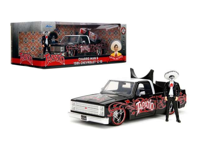 1:24 Jada Toys - 1985 Chevrolet C10 with Charro Man Figure *Tapatio* 1:24 Jada Toys - 1985 Chevrolet C10 with Charro Man Figure *Tapatio*