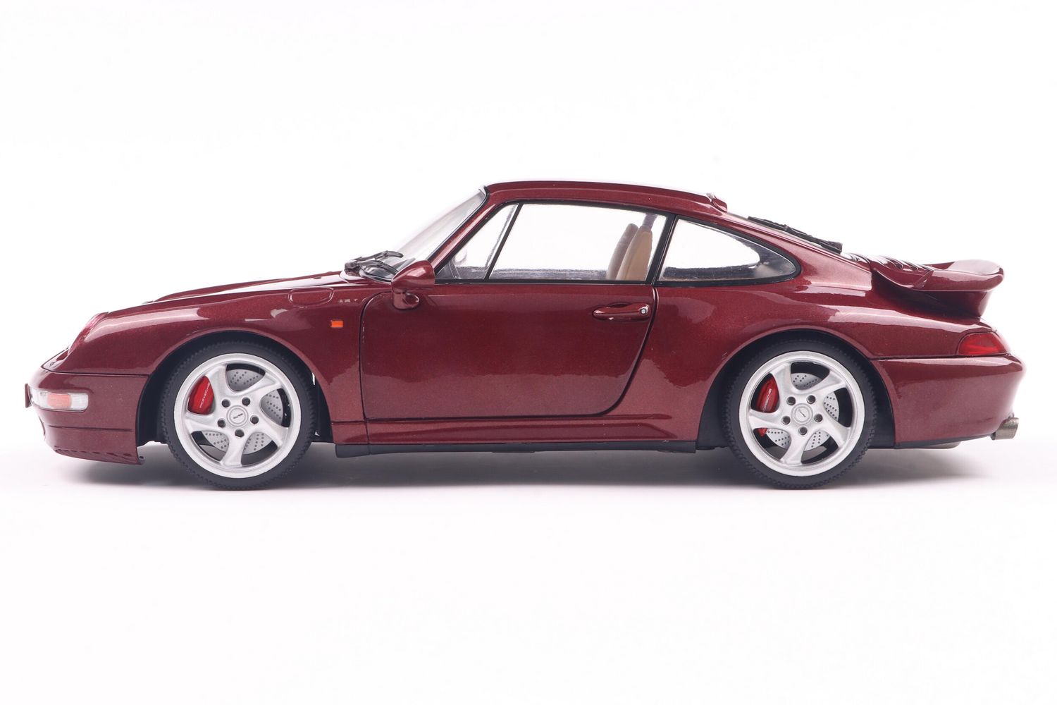 1:18 Solido - 1997 Porsche 911 993 Turbo Coupe Arena Red