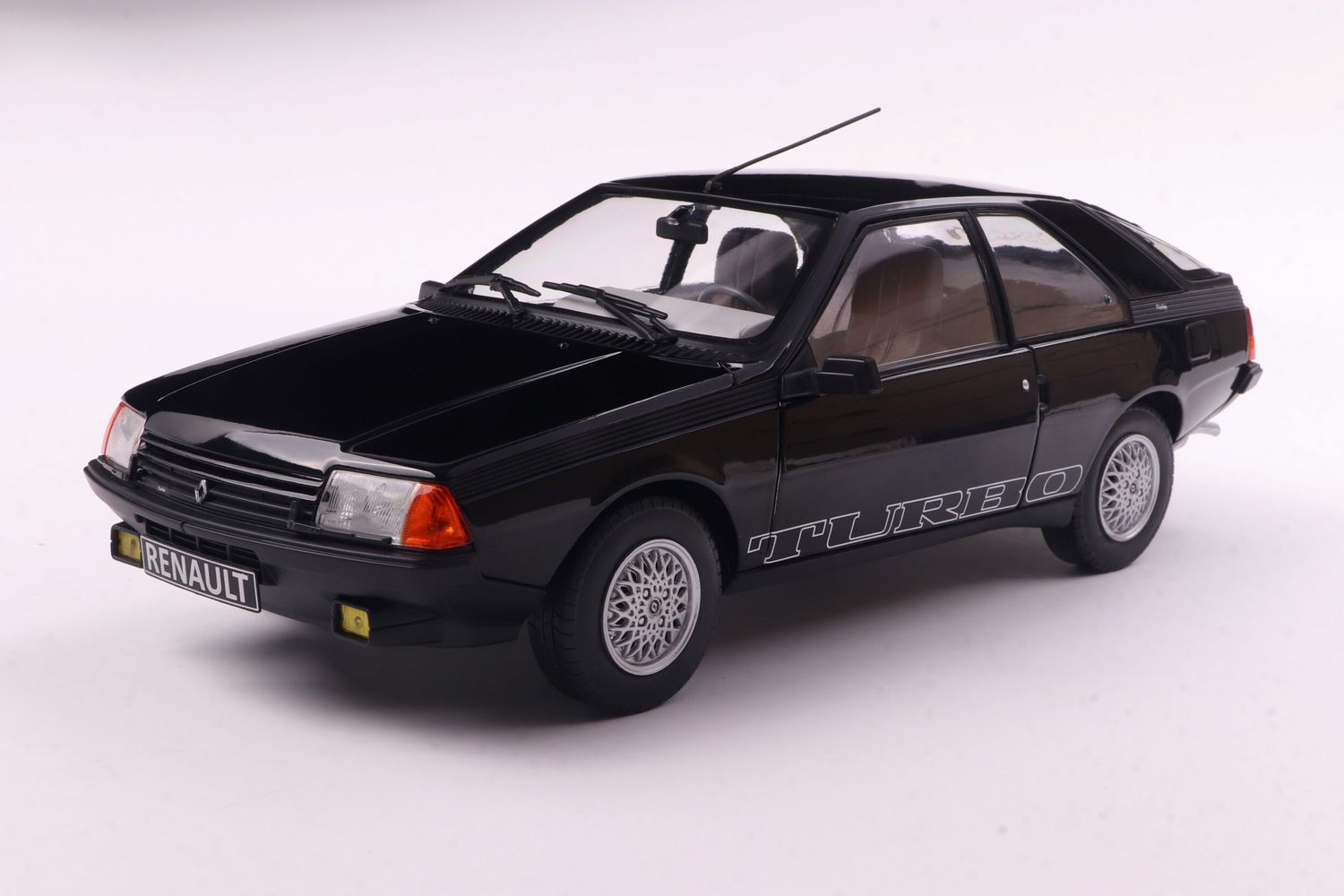 1:18 Solido - 1980 Renault Fuego Turbo Coupe Black