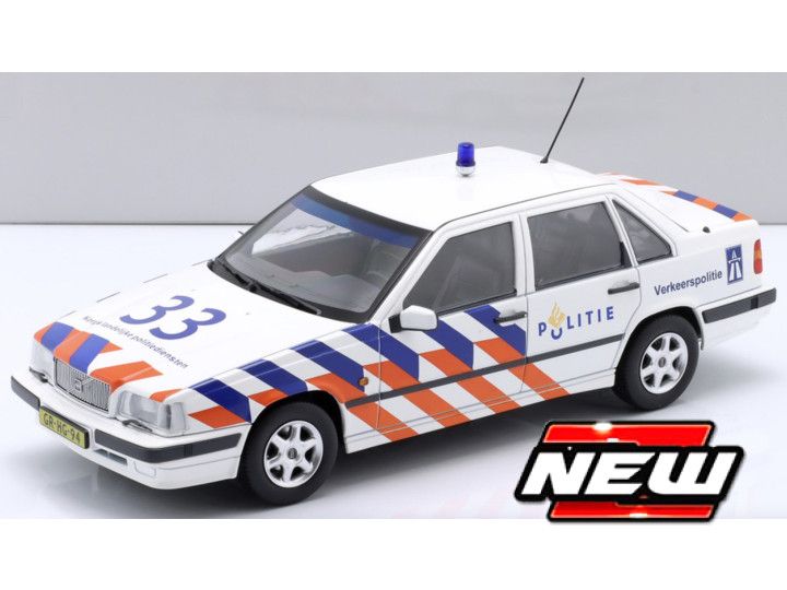 1:18 Triple9 - 1993 Volvo 850 *Dutch Police*