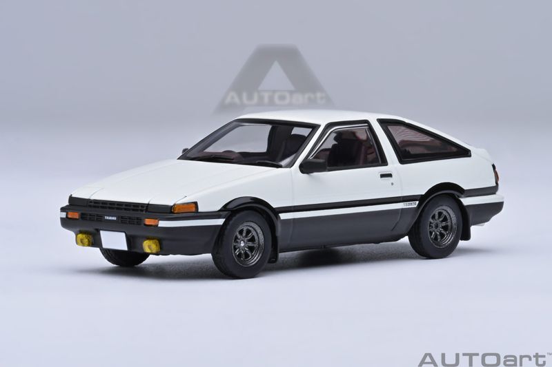 1:64 Autoart - Toyota Sprinter Trueno (AE86) 1:64 Autoart - Toyota Sprinter Trueno (AE86) "Initial.D"