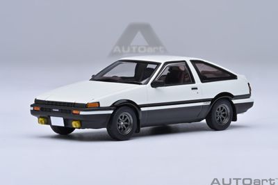 1:64 Autoart - Toyota Sprinter Trueno (AE86) 1:64 Autoart - Toyota Sprinter Trueno (AE86) "Initial.D"