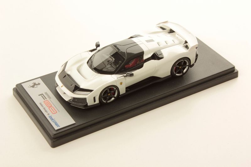 1:43 Looksmart - Ferrari F80 Bianco Italia 1:43 Looksmart - Ferrari F80 Bianco Italia