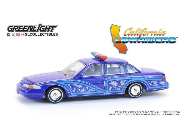 1:64 Greenlight - 1992 Ford Crown Victoria Lowrider *California Lowriders Series 7*, blue with lightbar 1:64 Greenlight - 1992 Ford Crown Victoria Lowrider *California Lowriders Series 7*, blue with lightbar