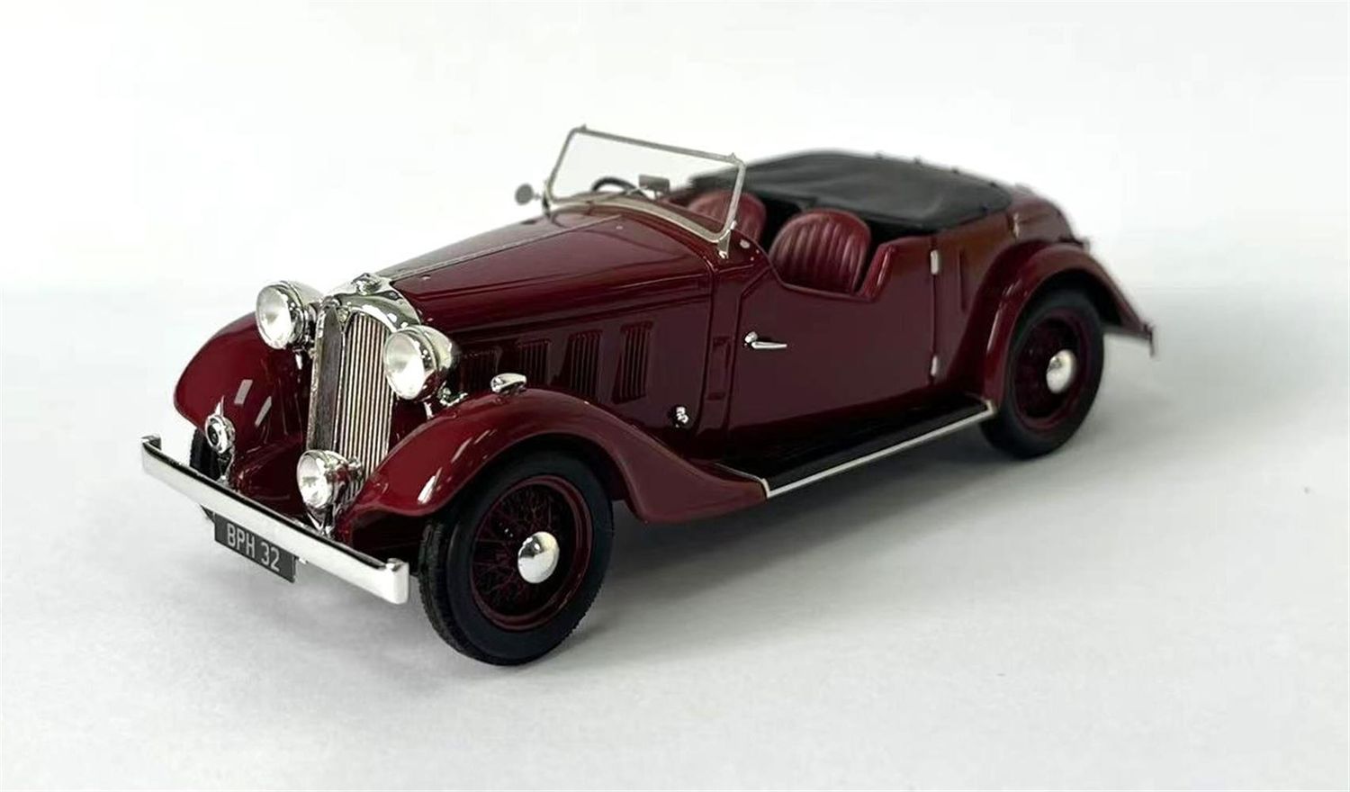 1:43 Matrix - Rover 12HP(P1) Tourer Maroon '34-'35