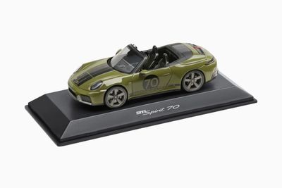 1:43 Porsche Dealer - Porsche 911 992 Cabrio Spirit 70 2025 Olive Neo Green 1:43 Porsche Dealer - Porsche 911 992 Cabrio Spirit 70 2025 Olive Neo Green