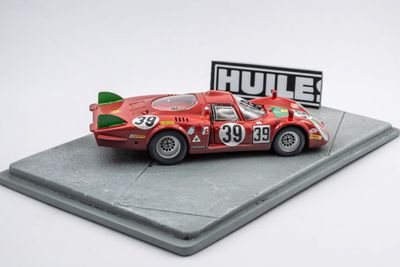 1:43 Best Model - Alfa Romeo Diorama T33.2 Team Autodelta Spa #29 24h Le Mans 1968 I. Giunti - G. Galli 1:43 Best Model - Alfa Romeo Diorama T33.2 Team Autodelta Spa #29 24h Le Mans 1968 I. Giunti - G. Galli