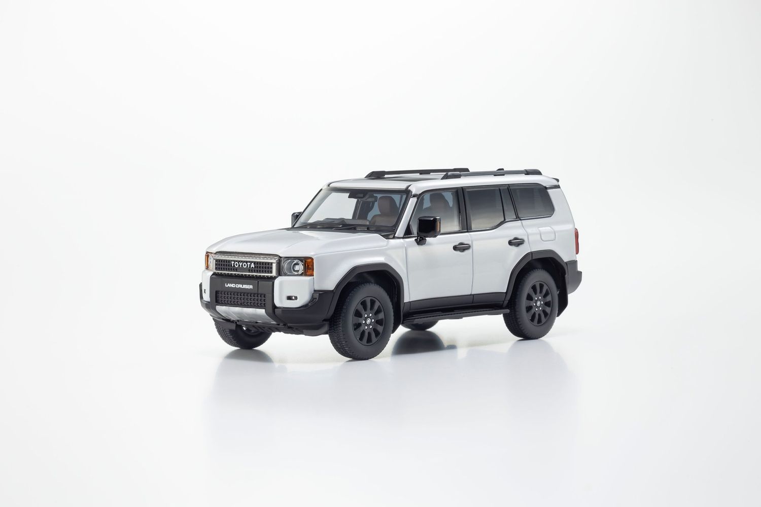 1:43 Kyosho - Toyota Land Cruiser 250 ZX First Edition Platinum White Pearl Mica
