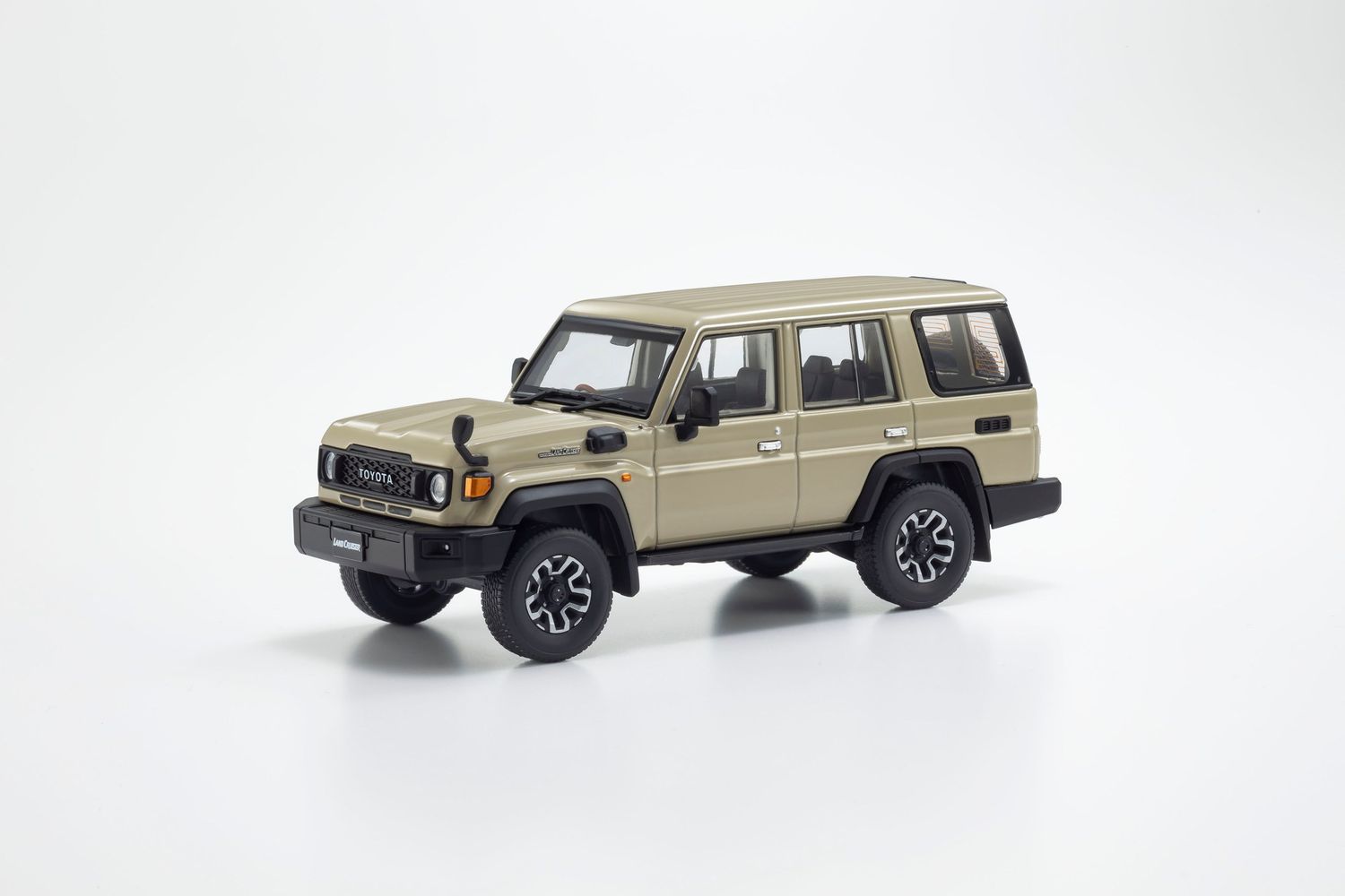1:43 Kyosho - Toyota Land Cruiser 70 Beige