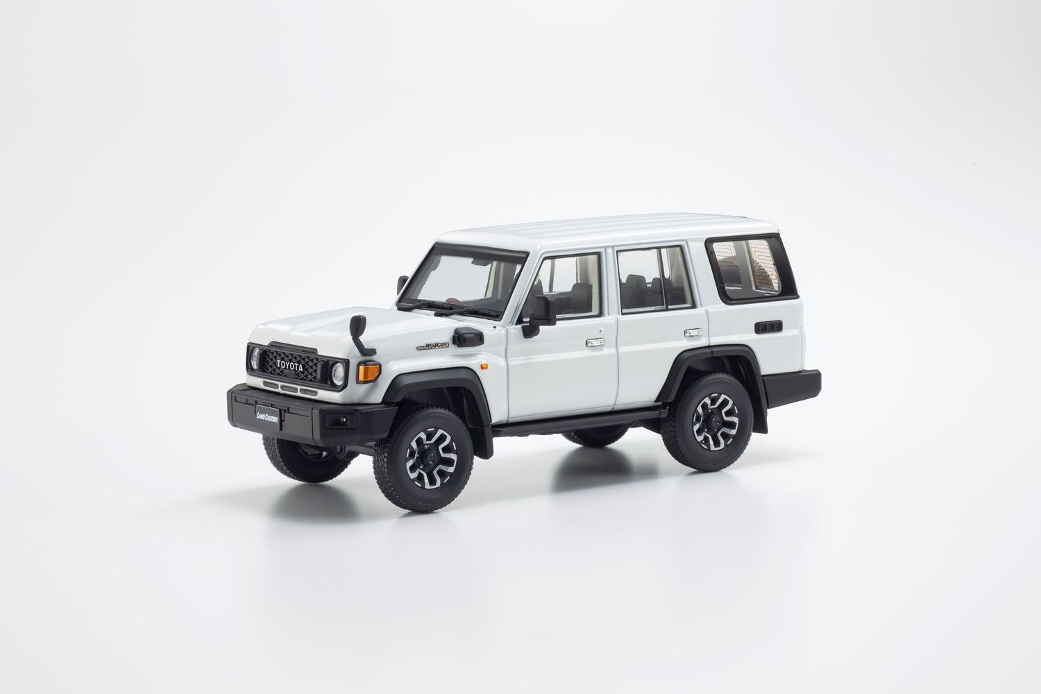 1:43 Kyosho - Toyota Land Cruiser 70 Super White II