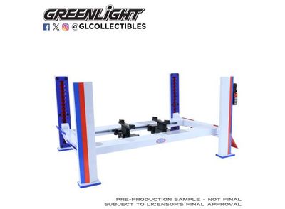1:18 Greenlight - Four-Post Lift *NHRA* Evergreen 1:18 Greenlight - Four-Post Lift *NHRA* Evergreen