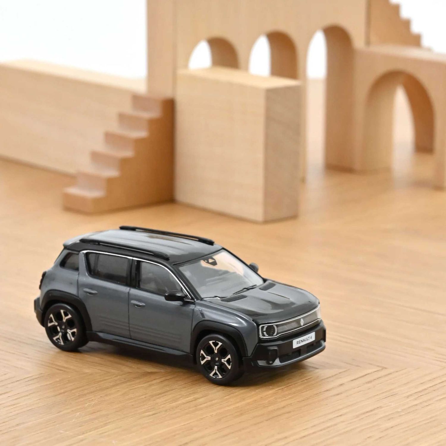 1:43 Norev - Renault 4 E-Tech Elektrisch 2025 Schiefer-Grau