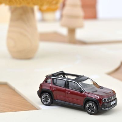 1:64 Norev - Renault 4 E-Tech Elektrisch 2025 Karmesin-Rot 1:64 Norev - Renault 4 E-Tech Elektrisch 2025 Karmesin-Rot