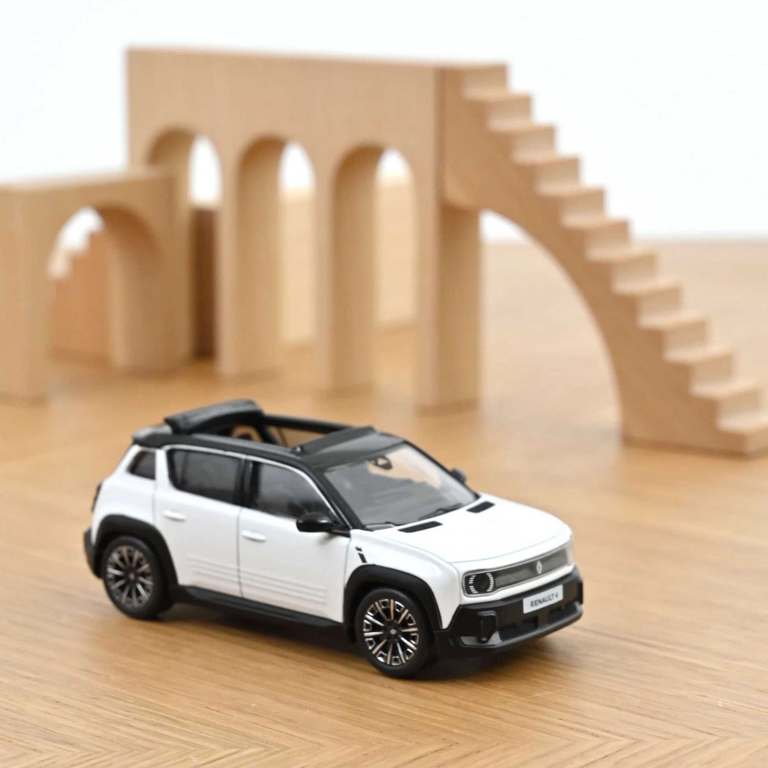 1:43 Norev - Renault 4 E-Tech Elektrisch 2025 Arktis-Weiß