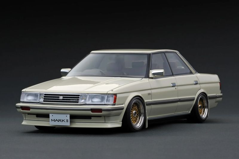 1:18 Ignition - Toyota Mark II Grande (GX71), pearl white 1:18 Ignition - Toyota Mark II Grande (GX71), pearl white
