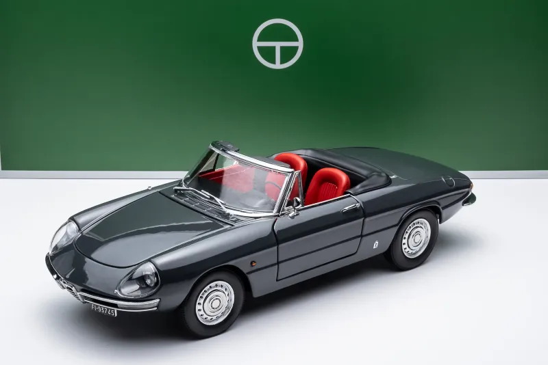 1:18 Touring Model Cars - Alfa Romeo 1600 Duetto Spider graphite 1:18 Touring Model Cars - Alfa Romeo 1600 Duetto Spider graphite