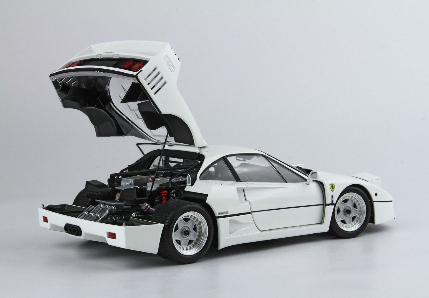 1:18 BBR-Kyosho - Ferrari F40 White And Silver Rims