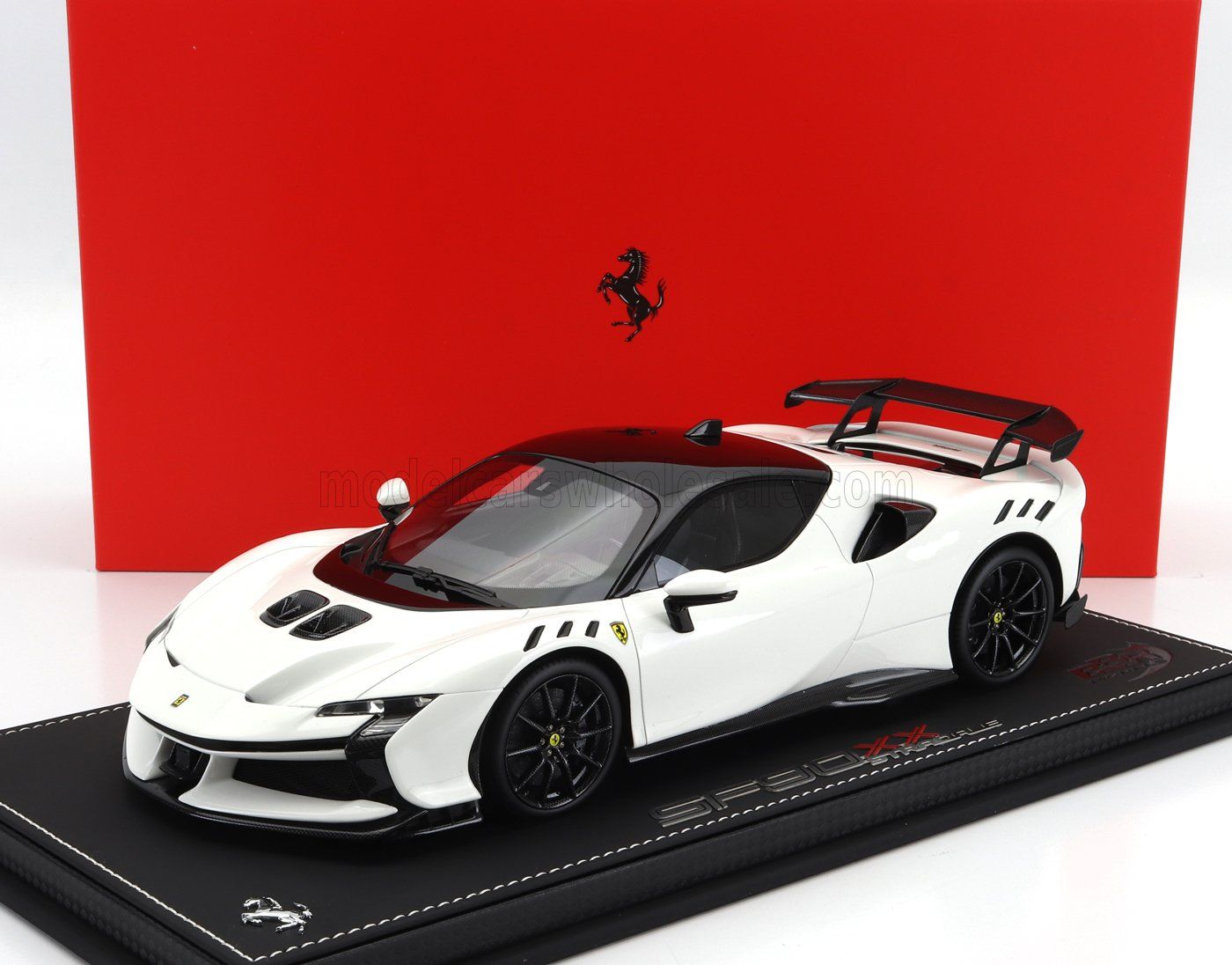 1:18 BBR - Ferrari SF90 XX Stradale White Cervino carbon fiber wheels