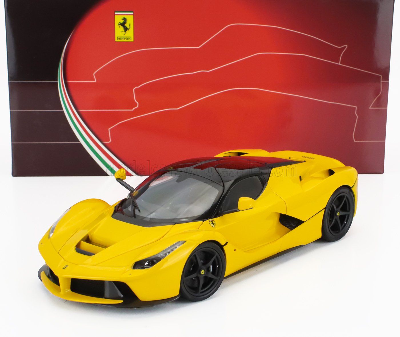 1:18 BBR - Ferrari LaFerrari DIE CAST - Polifoam Base Giallo Modena