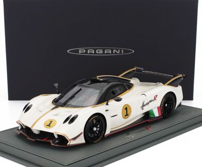 1:18 BBR - Pagani Huayra R White Benny and gloss carbon roof 1:18 BBR - Pagani Huayra R White Benny and gloss carbon roof