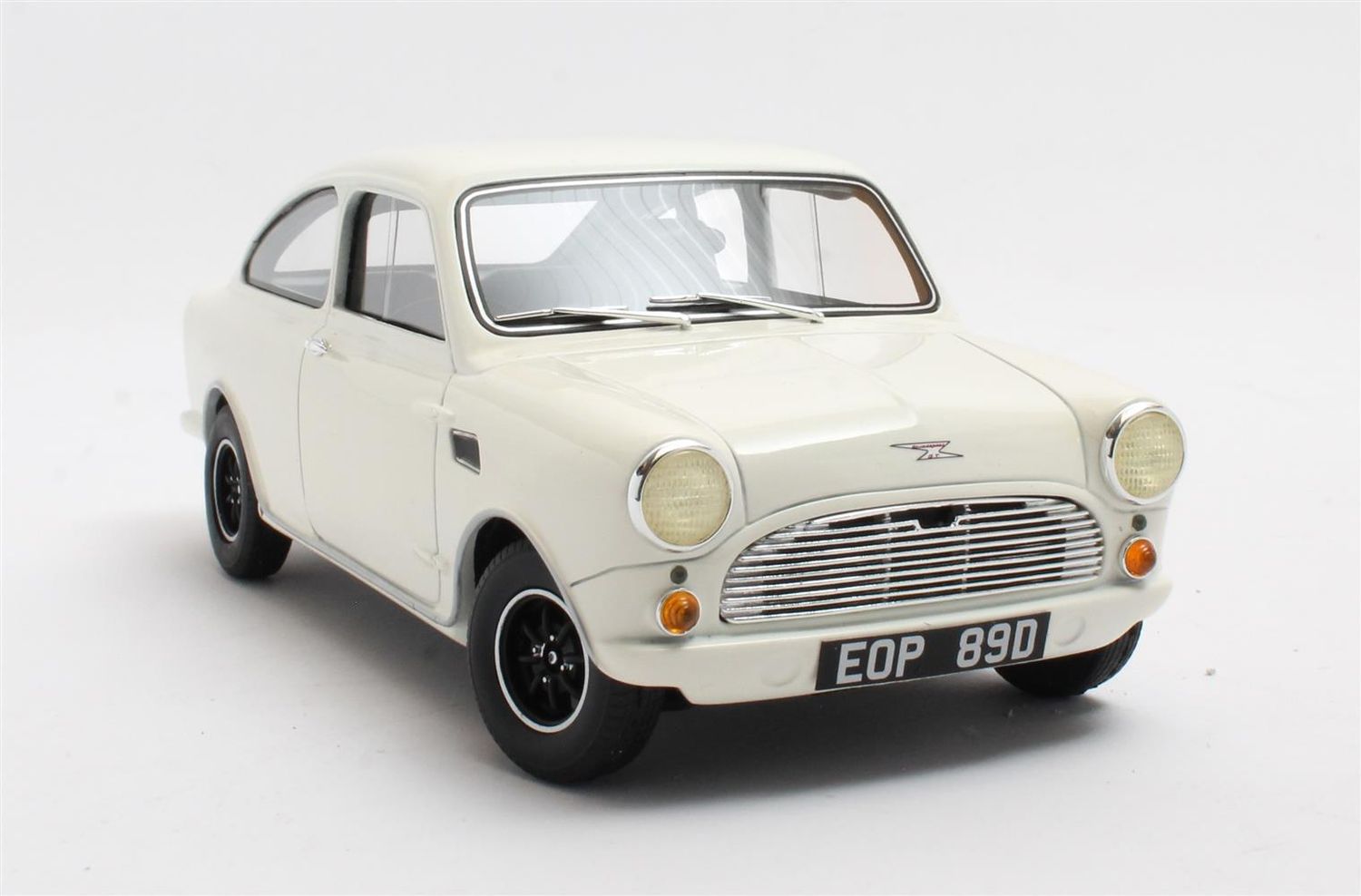 1:18 Cult Models - Mini Broadspeed white '66 - '68
