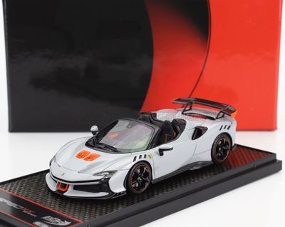 1:43 BBR - Ferrari SF90 XX Spider Arctic White 1:43 BBR - Ferrari SF90 XX Spider Arctic White