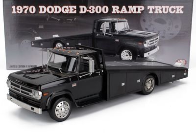 1:18 ACME - 1970 Dodge D-300 Ramp Truck with Trucker Wheels 1:18 ACME - 1970 Dodge D-300 Ramp Truck with Trucker Wheels