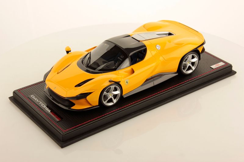 1:18 MR Collection Models - Ferrari Daytona SP3 Giallo Modena 1:18 MR Collection Models - Ferrari Daytona SP3 Giallo Modena