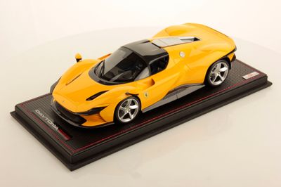 1:18 MR Collection Models - Ferrari Daytona SP3 Giallo Modena 1:18 MR Collection Models - Ferrari Daytona SP3 Giallo Modena