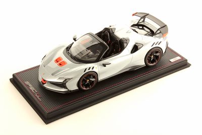 1:18 MR Collection Models - Ferrari SF90 XX Spider Bianco Artico 1:18 MR Collection Models - Ferrari SF90 XX Spider Bianco Artico
