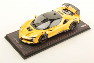 1:18 MR Collection Models - Ferrari SF90 XX Stradale Giallo Tristrato 1:18 MR Collection Models - Ferrari SF90 XX Stradale Giallo Tristrato