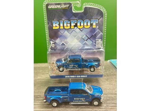 1:64 Greenlight - 2019 Ford F-350 Dually *Big Foot* Clean Version
