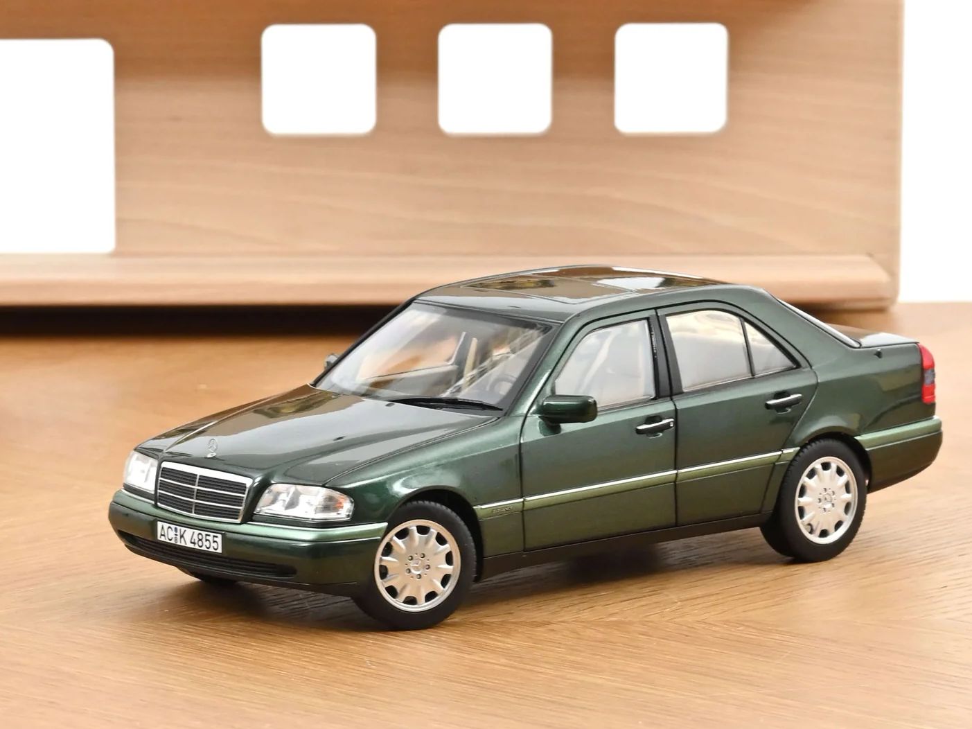 1:18 Norev - Mercedes-Benz C-Class 1993 Malachit Green