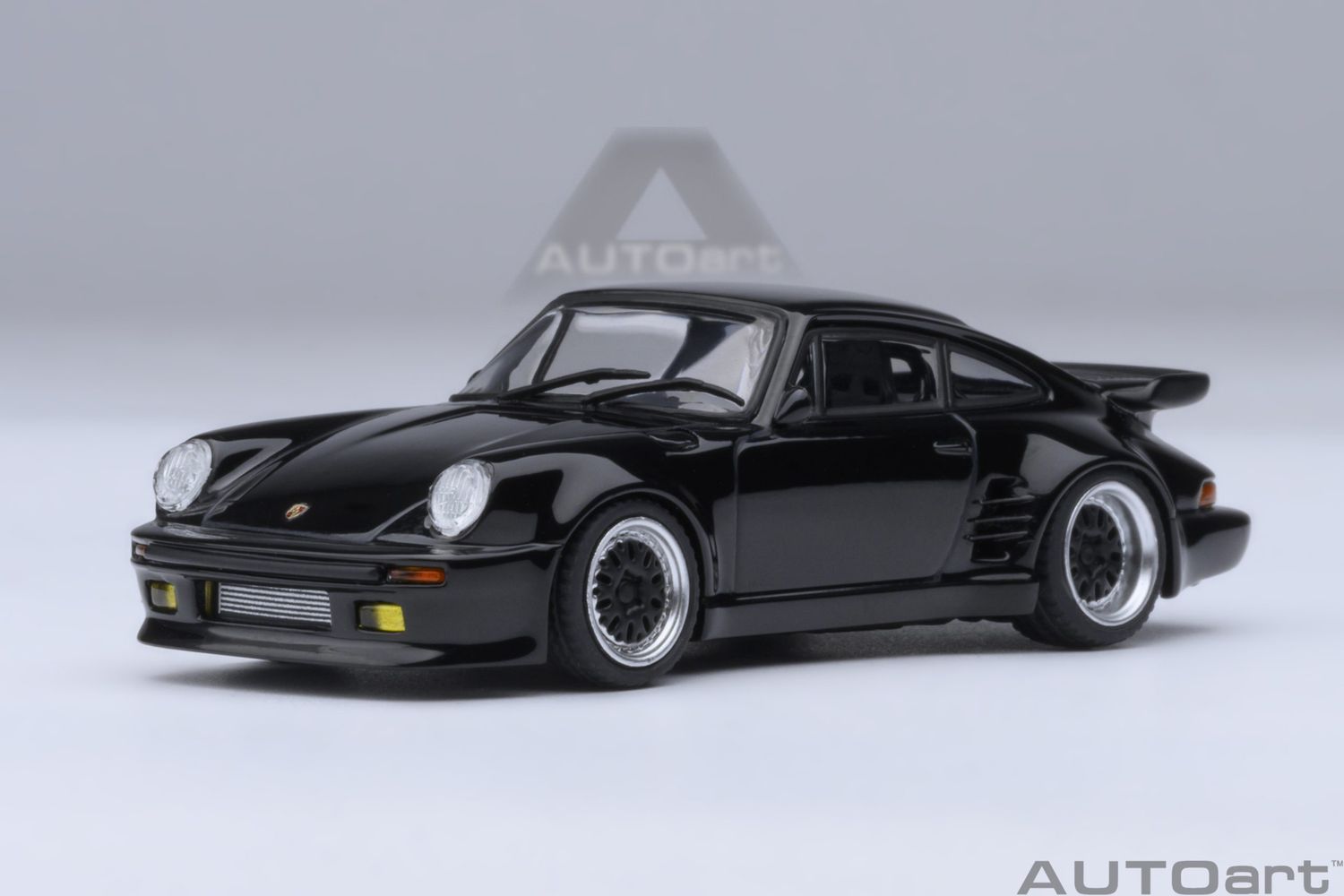 1:64 Autoart - Porsche 911 (930) Turbo Wangan Midnight “Blackbird”
