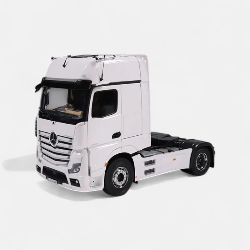 1:18 NZG - Mercedes-Benz Actros L 2025 White 1:18 NZG - Mercedes-Benz Actros L 2025 White