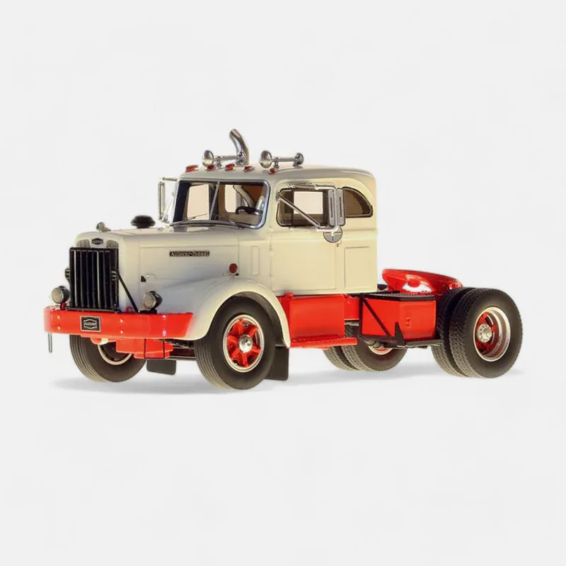 1:50 NZG - 1954 Autocar® DC-100T Integral Sleeper Red/White 1:50 NZG - 1954 Autocar® DC-100T Integral Sleeper Red/White