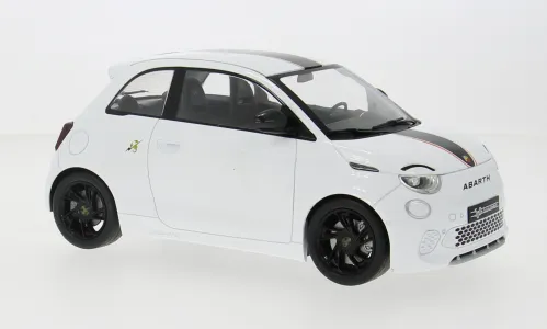 1:18 MCG - 2024 Fiat 500e Abarth weiss 1:18 MCG - 2024 Fiat 500e Abarth weiss