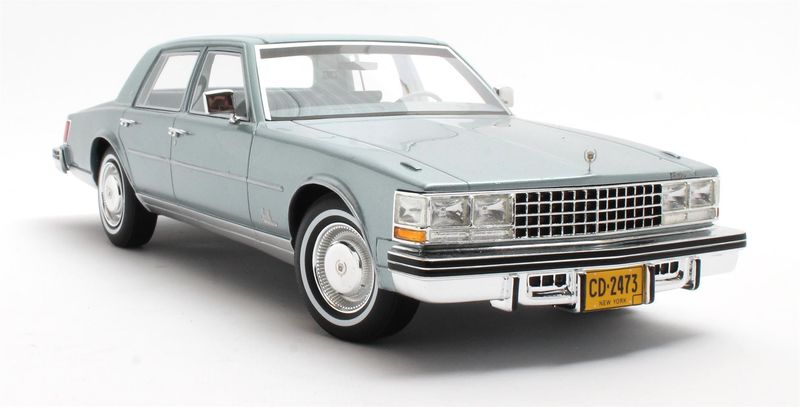 1:18 Cult Models - Cadillac Seville blue metallic 1976 1:18 Cult Models - Cadillac Seville blue metallic 1976