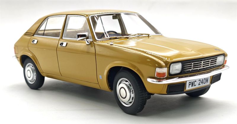 1:18 Cult Models - Austin Allegro Harvest gold 1973 1:18 Cult Models - Austin Allegro Harvest gold 1973