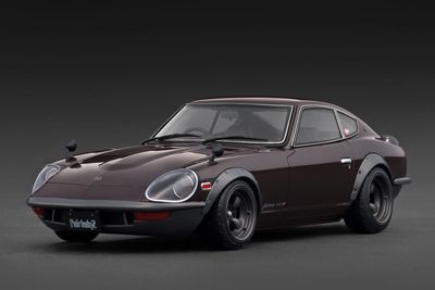 1:18 Ignition - Nissan Fairlady 240ZG (HS30), maroon 1:18 Ignition - Nissan Fairlady 240ZG (HS30), maroon