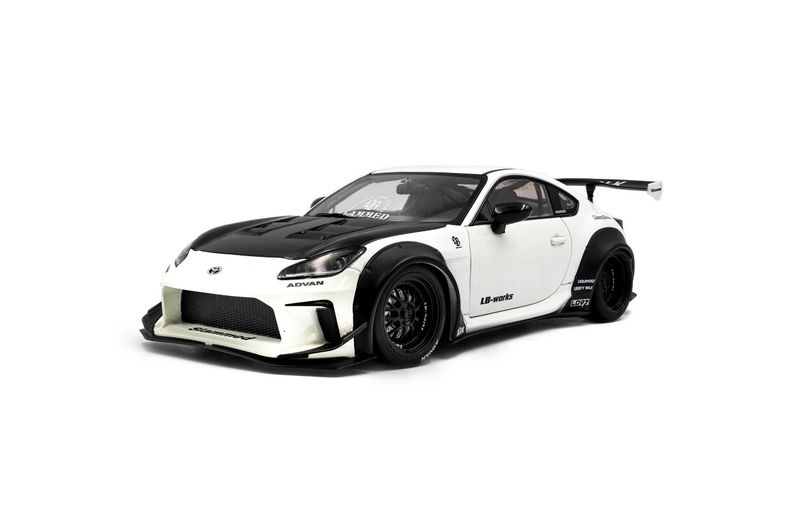 1:18 Solido - Toyota GR86 LBWK BODY KIT white 1:18 Solido - Toyota GR86 LBWK BODY KIT white