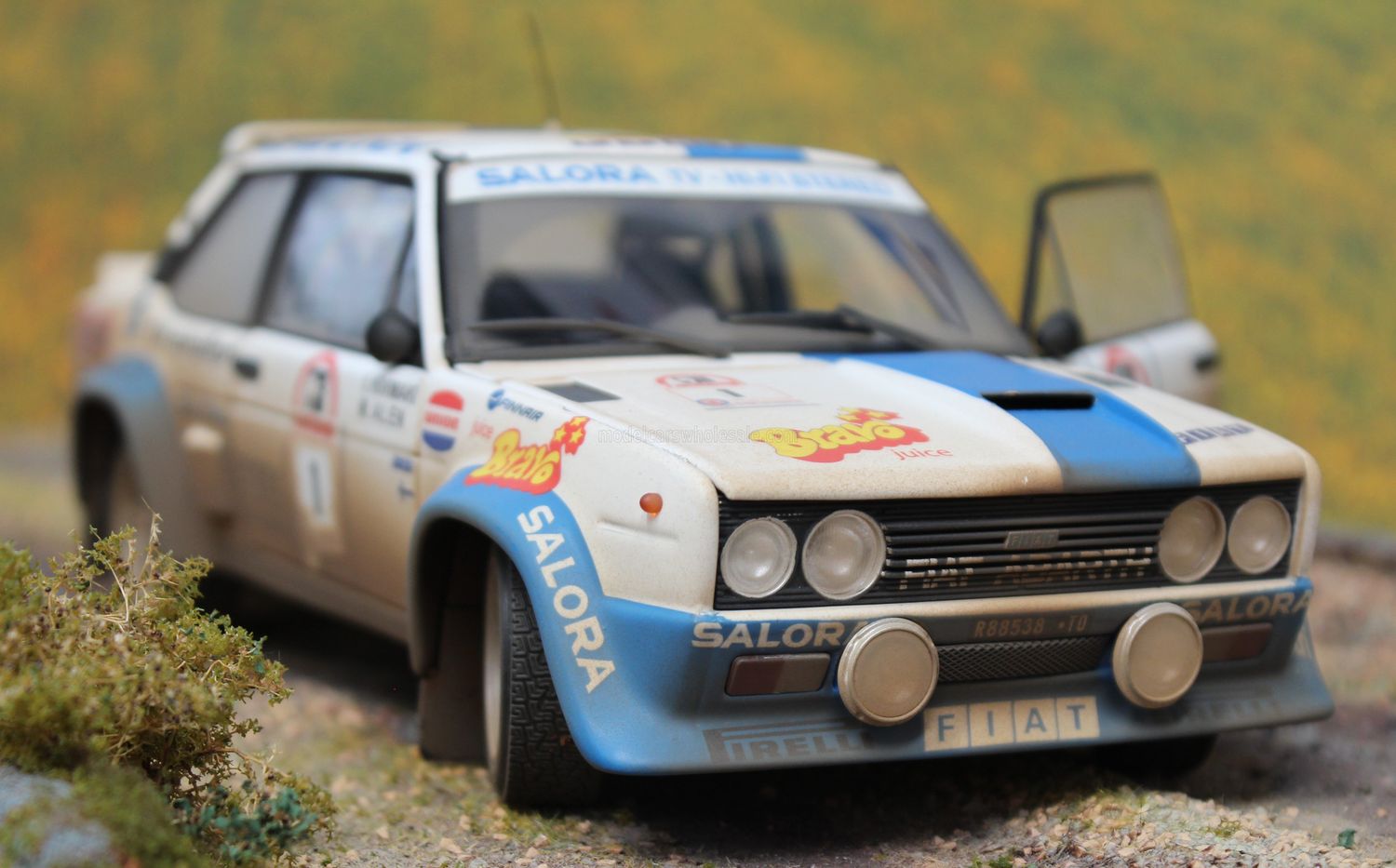 1:18 Kyosho - Fiat 131 Abarth #1 Rally 1000 Lakes 1980 M. Alen - I. Kivimaki *Dirty & Night Version*