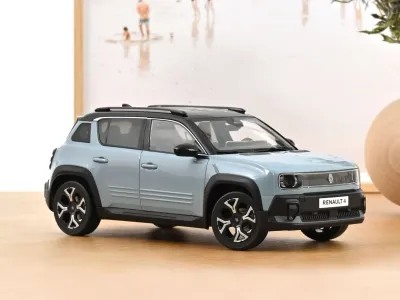 1:18 Norev - Renault 4 E-Tech 100% Electric 2025 Cloud Blue 1:18 Norev - Renault 4 E-Tech 100% Electric 2025 Cloud Blue