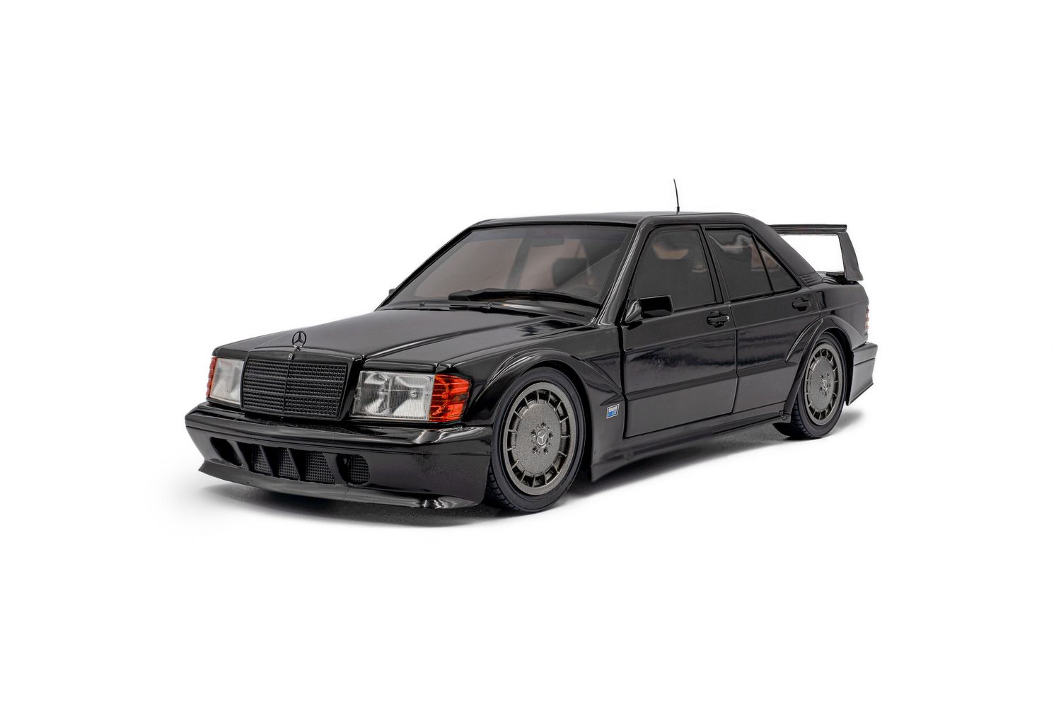 1:18 Solido - Mercedes-Benz 190 (W201) EVO II black