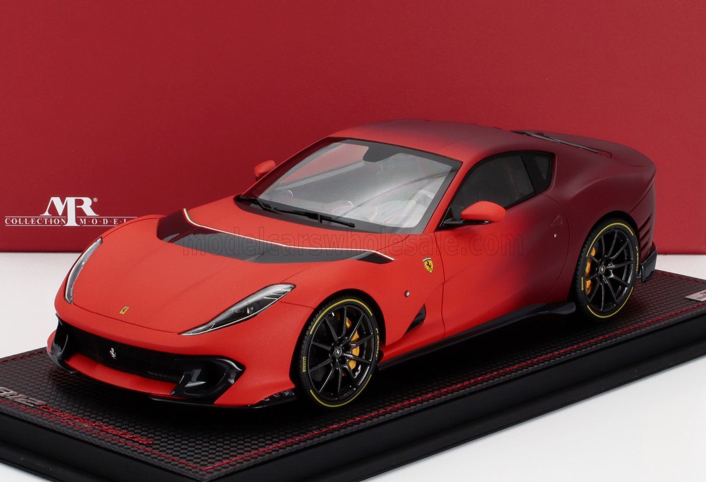 1:18 MR Collection Models - Ferrari 812 Competizione Rosso F1 2021 Matt fading to Rosso GP 1000 Matt