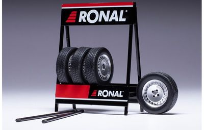1:18 Ixo - Zubehör Ronal Turbo, silber, Set of 4 Wheels 1:18 Ixo - Zubehör Ronal Turbo, silber, Set of 4 Wheels
