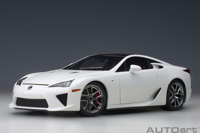1:18 Autoart - Lexus LFA (Whitest White/Carbon) 1:18 Autoart - Lexus LFA (Whitest White/Carbon)