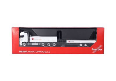 1:87 Herpa - Volvo FH GL 2020 Pritschen-LKW 4achs mit Tiefbetttandemanhänger 2achs 1:87 Herpa - Volvo FH GL 2020 Pritschen-LKW 4achs mit Tiefbetttandemanhänger 2achs "Schachinger" (Österreich)