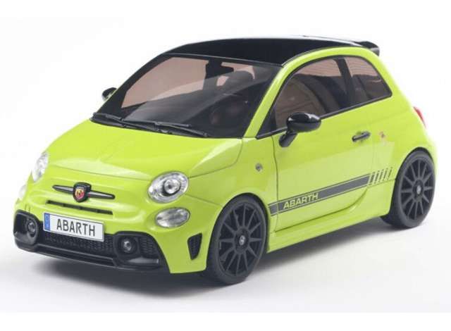 1:18 Solido - 2023 Fiat F595 Abarth, Verde Adrenalina